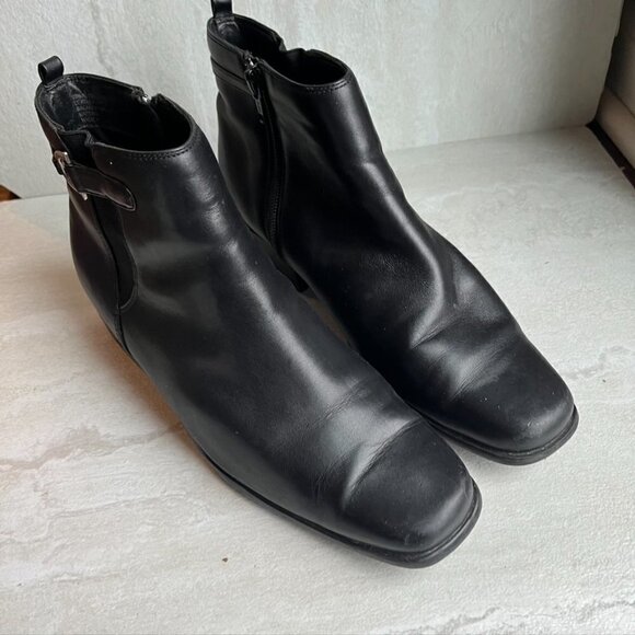 Covington Black Leather Ankle Booties Square Toe Elastic Panels Stacked Heel 7.5 - Picture 1 of 10